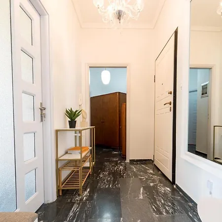 Aura Celestia Kavála